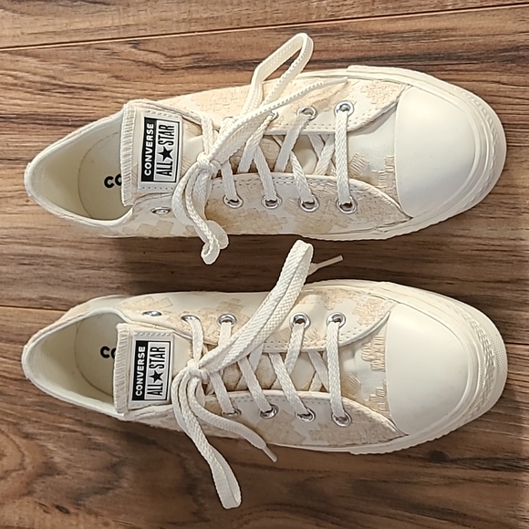 Converse womens 9.5 Chuck Taylor All Star Lift Low ivory patchwork vintage white - Picture 2 of 6